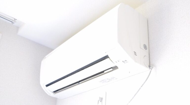 家庭用の壁掛けエアコン（ノーマルタイプ）