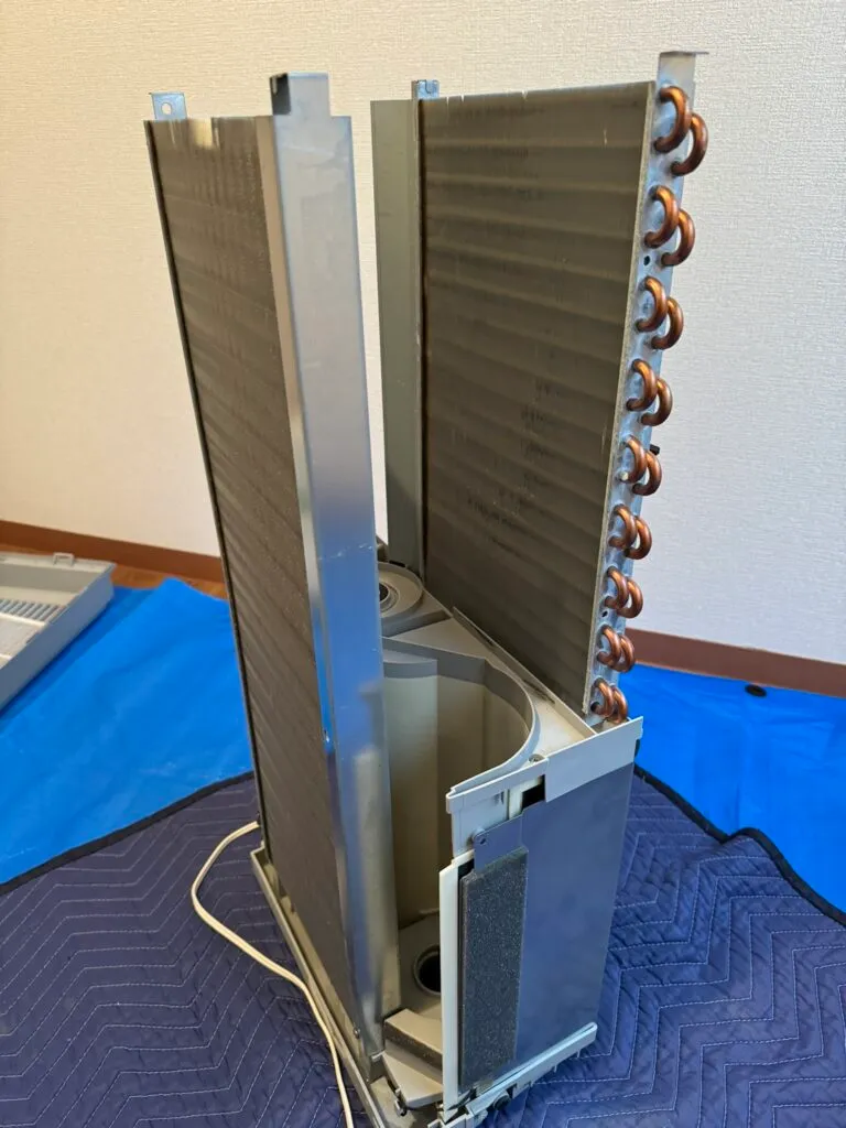 窓用エアコンの分解クリーニング｜19,800円（税込）｜アースクリーン