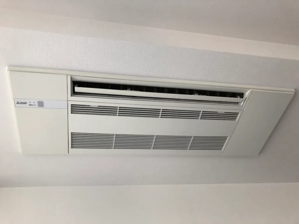 三菱製埋め込みエアコンの外観